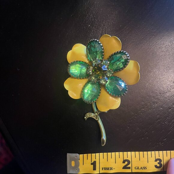 Vintage 1960s Flower Enamel Brooch with Rhinestones Yellow and Green - Picture 4 of 6
